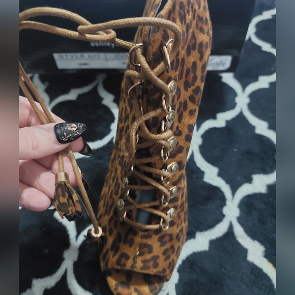 NIB Ashley Stewart leopard open toe, open back lace-up booties size 10w wide - Picture 4 of 10